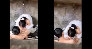 Quay lén em em học sinh bj cho cô bạn gái trong hẻm